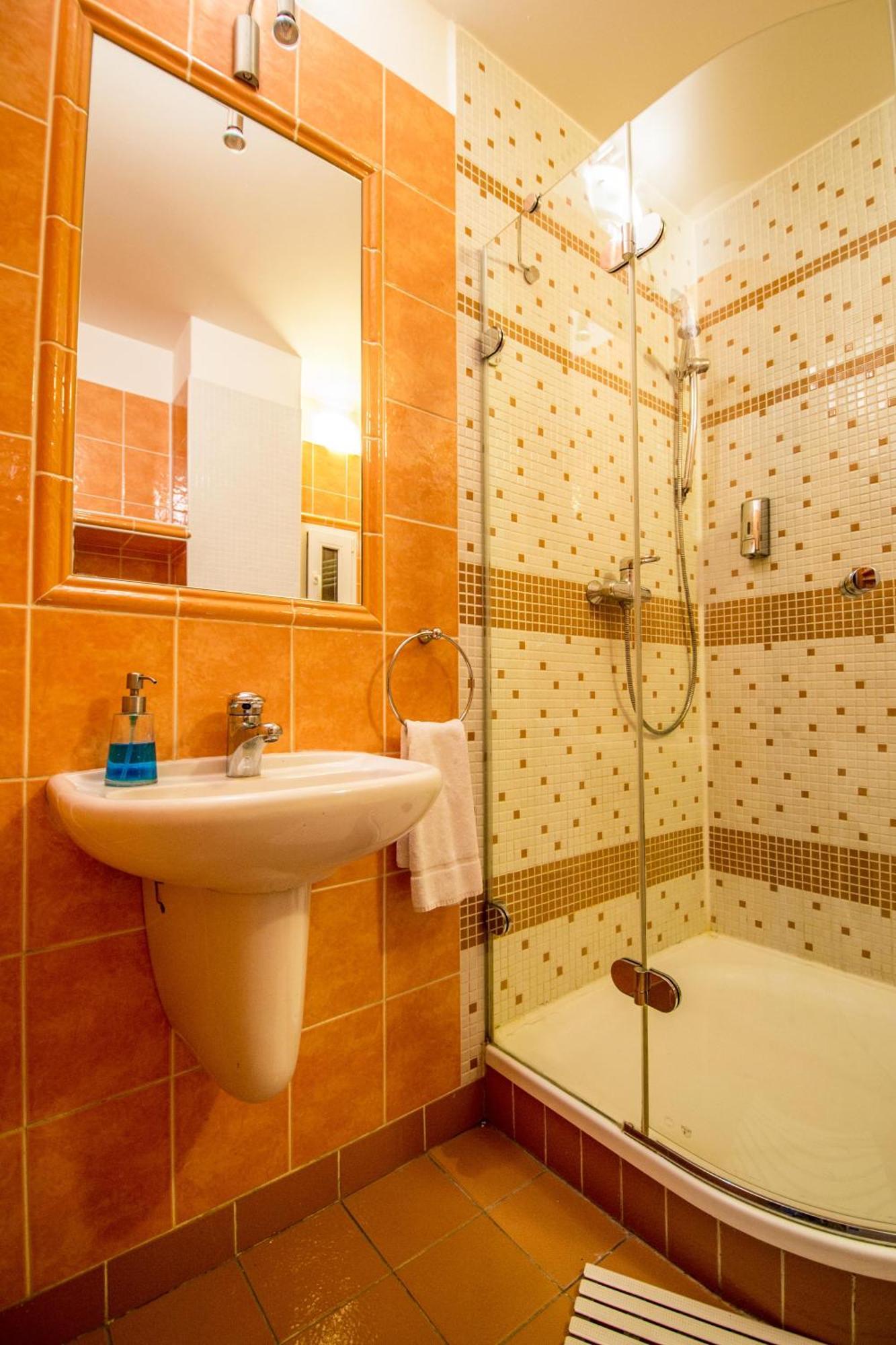 Main Prague Square Apartments Sauna And Fireplace Bagian luar foto