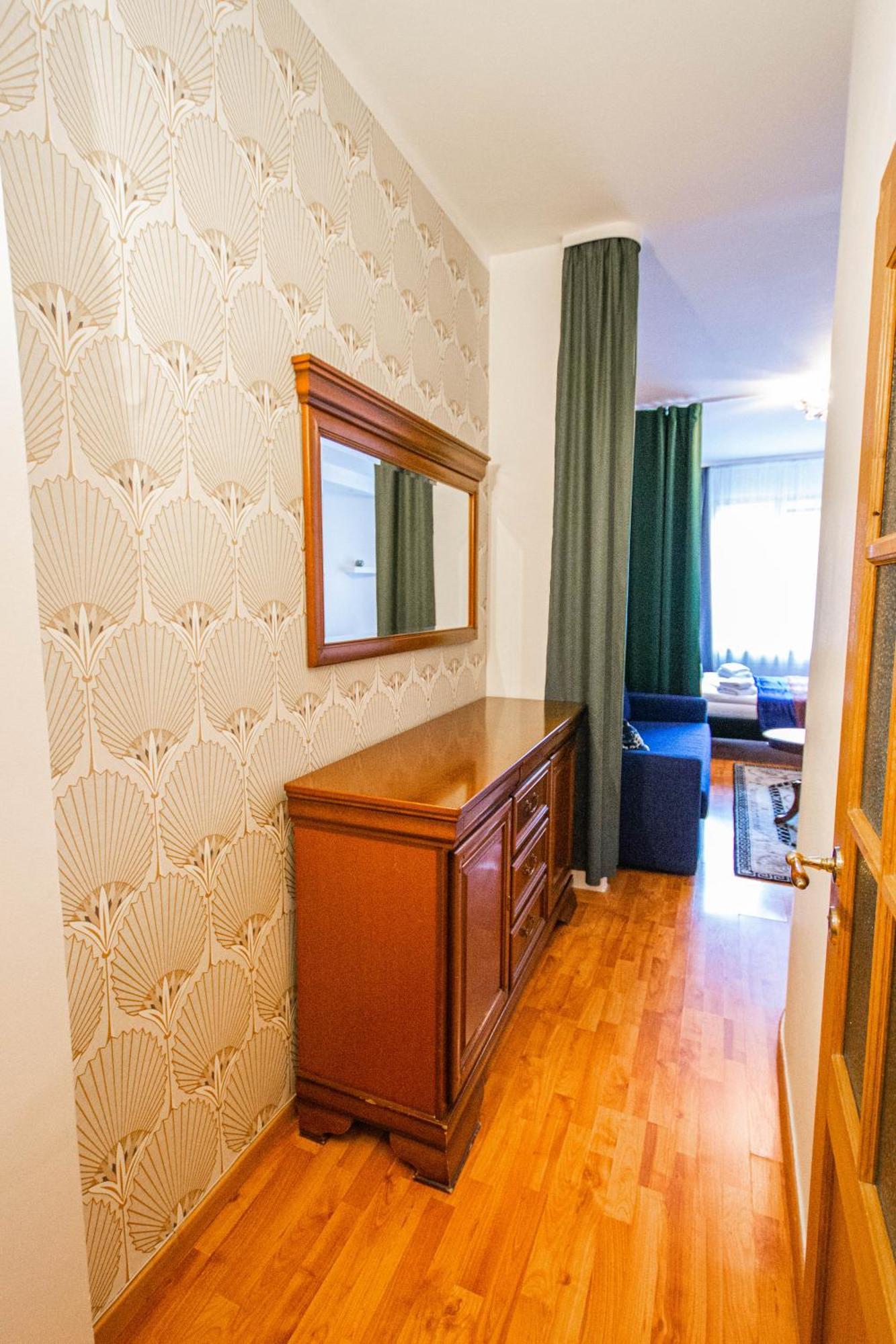 Main Prague Square Apartments Sauna And Fireplace Bagian luar foto