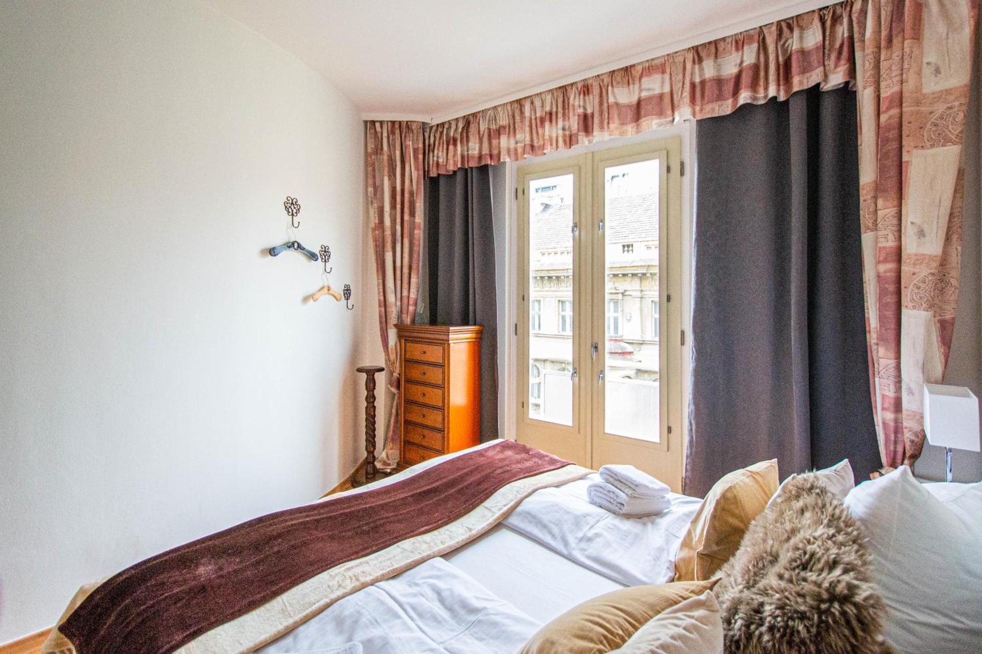 Main Prague Square Apartments Sauna And Fireplace Bagian luar foto