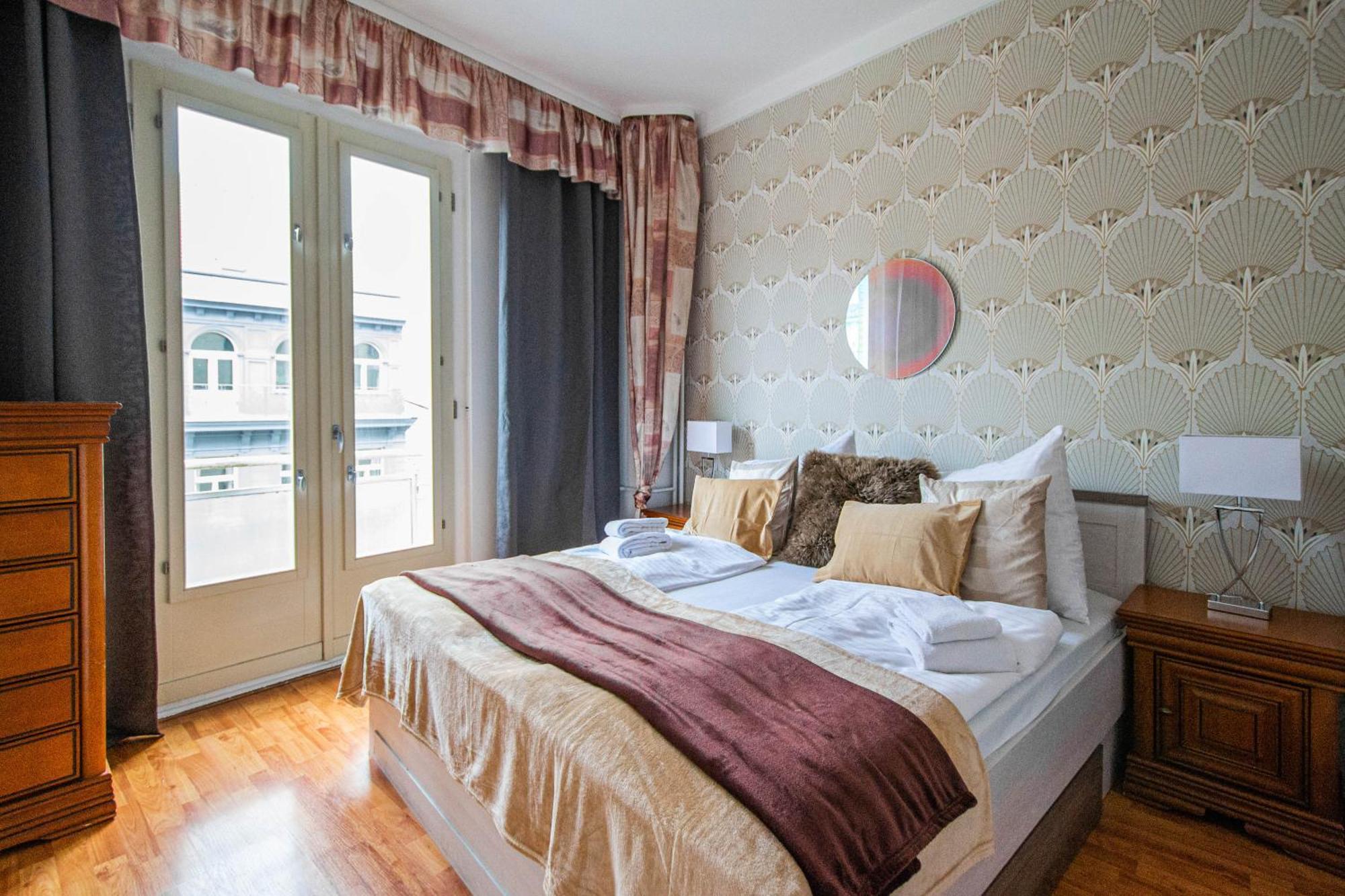 Main Prague Square Apartments Sauna And Fireplace Bagian luar foto