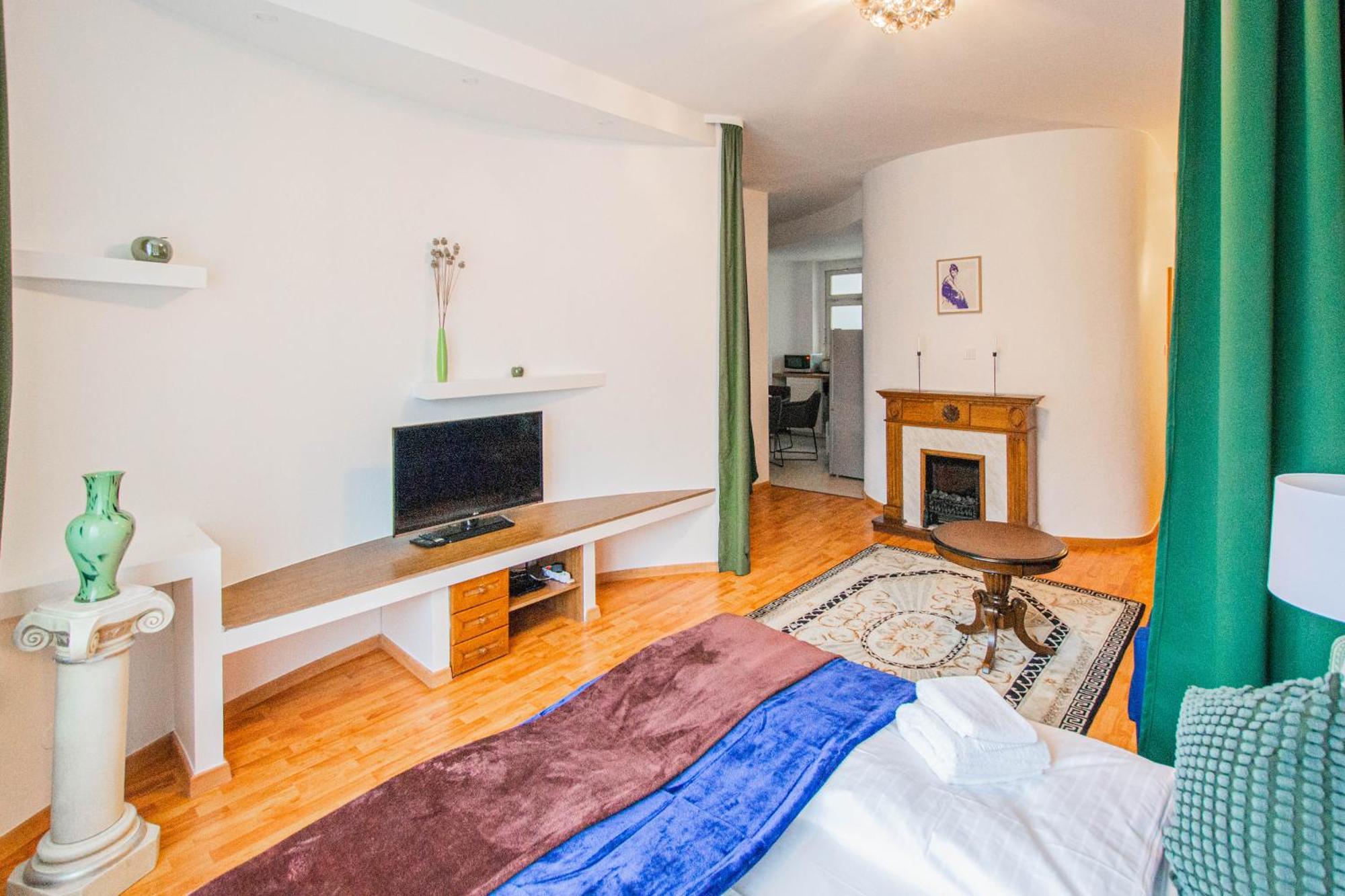 Main Prague Square Apartments Sauna And Fireplace Bagian luar foto