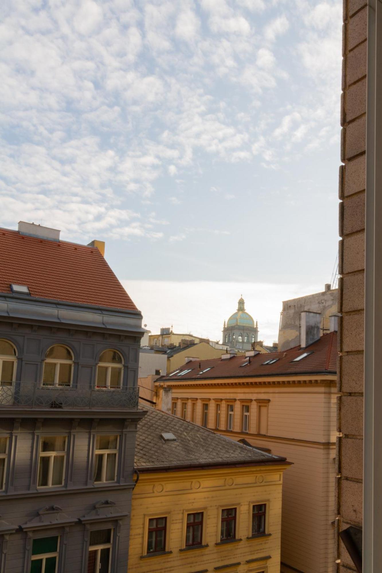 Main Prague Square Apartments Sauna And Fireplace Bagian luar foto
